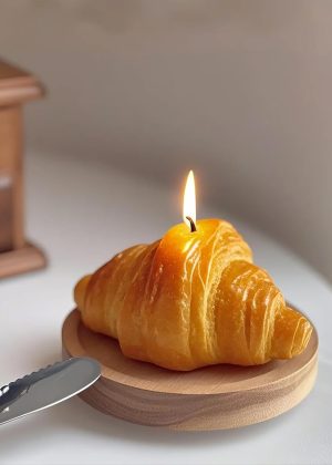 Croissant Shaped Scented Candle - Milk Vanilla Baked Candle, Suitable for Home Decor, Wedding Props and Photography Styling, 80g Handmade Soy Wax