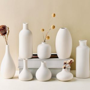 8-piece white ceramic vase set, suitable for arranging dried pampas grass; beautiful bohemian modern style decoration.